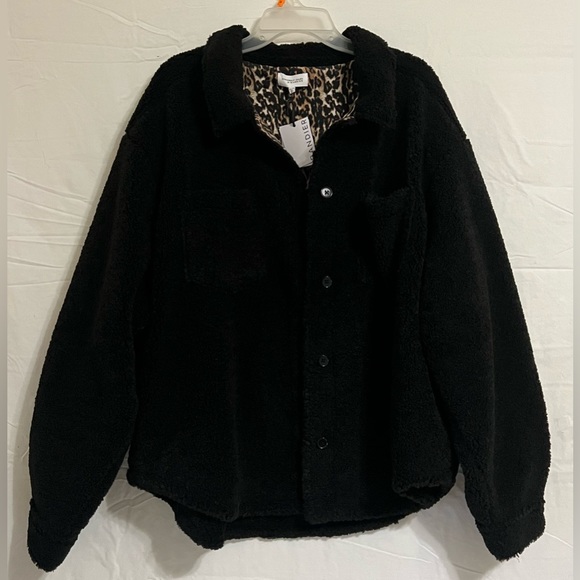 Bandier x Sincerely Jules, Women Aspen Sherpa Jacket Black/Leopards - Picture 4 of 5